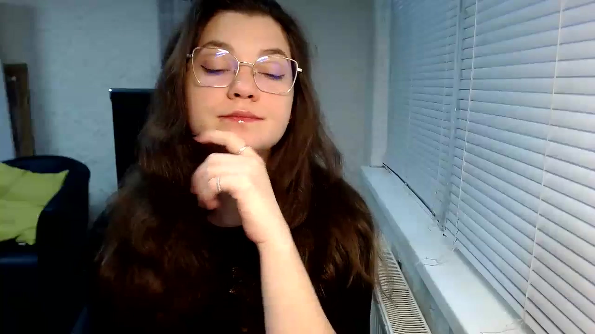 Gallery image thumbnail from SweetArinaA's myfreecams stream on, 12/29/2023, 14:24 image 2 of 20