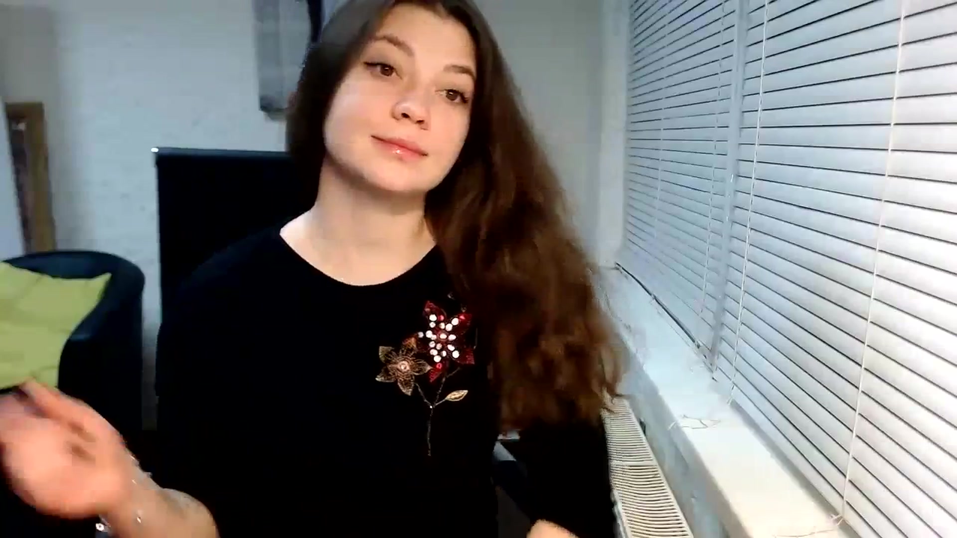Gallery image thumbnail from SweetArinaA's myfreecams stream on, 12/29/2023, 15:15 image 5 of 20