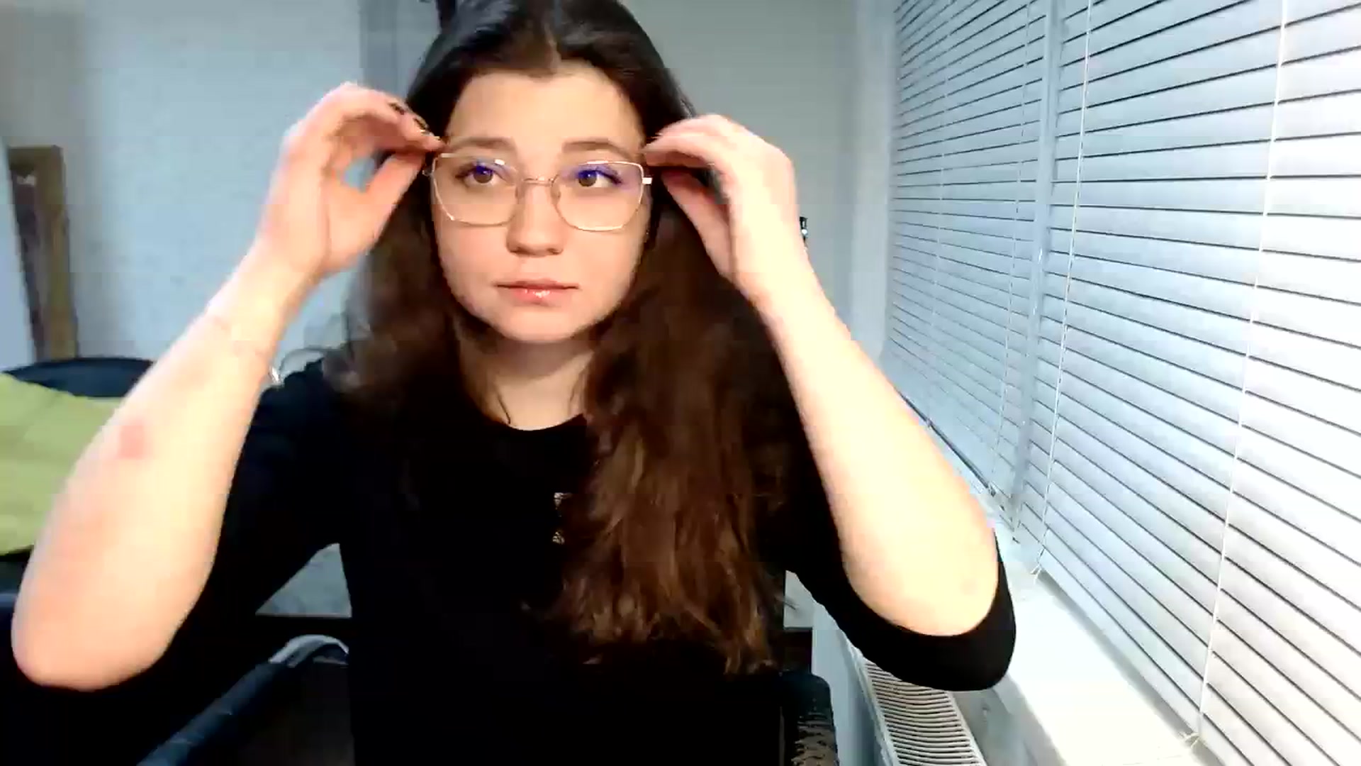Gallery image thumbnail from SweetArinaA's myfreecams stream on, 12/29/2023, 16:11 image 1 of 20