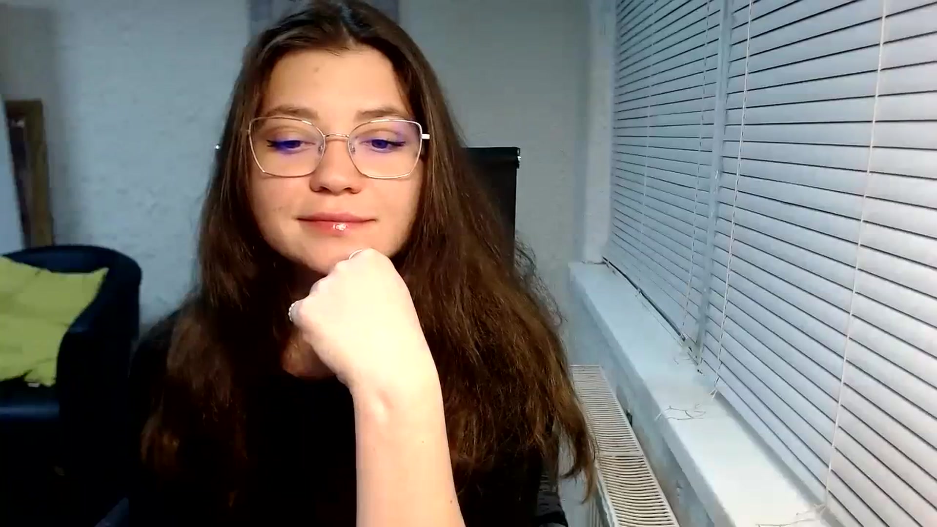 Gallery image thumbnail from SweetArinaA's myfreecams stream on, 12/29/2023, 16:11 image 13 of 20