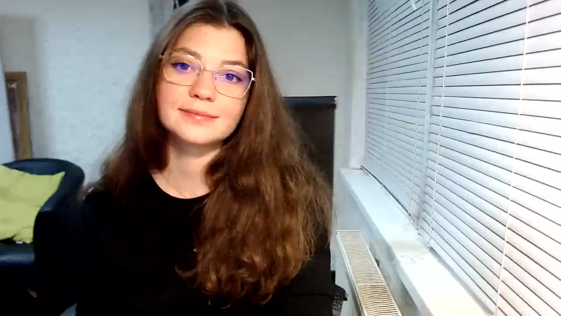 Gallery image thumbnail from SweetArinaA's myfreecams stream on, 12/29/2023, 16:11 image 16 of 20