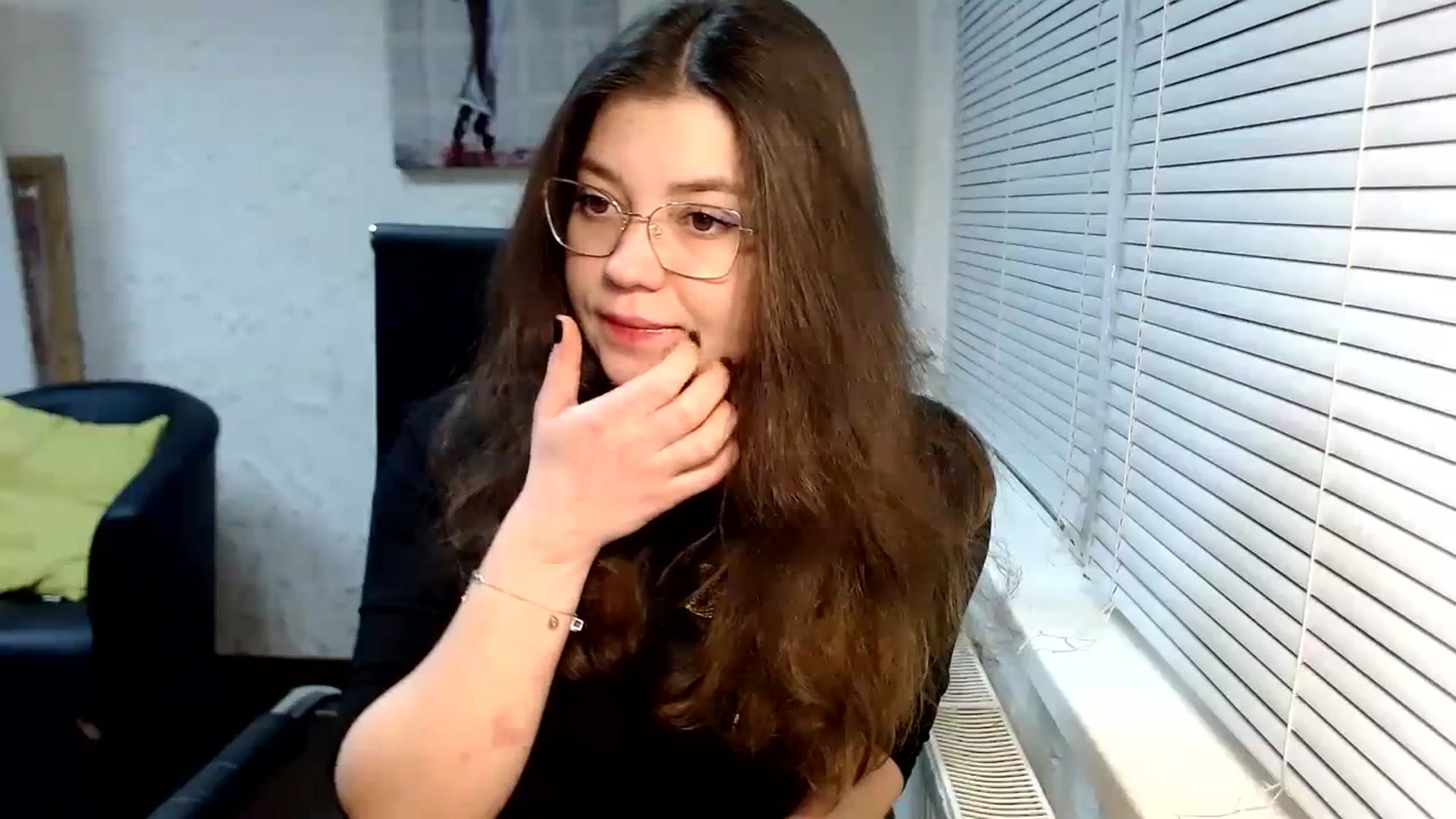 Gallery image thumbnail from SweetArinaA's myfreecams stream on, 12/29/2023, 16:11 image 6 of 20