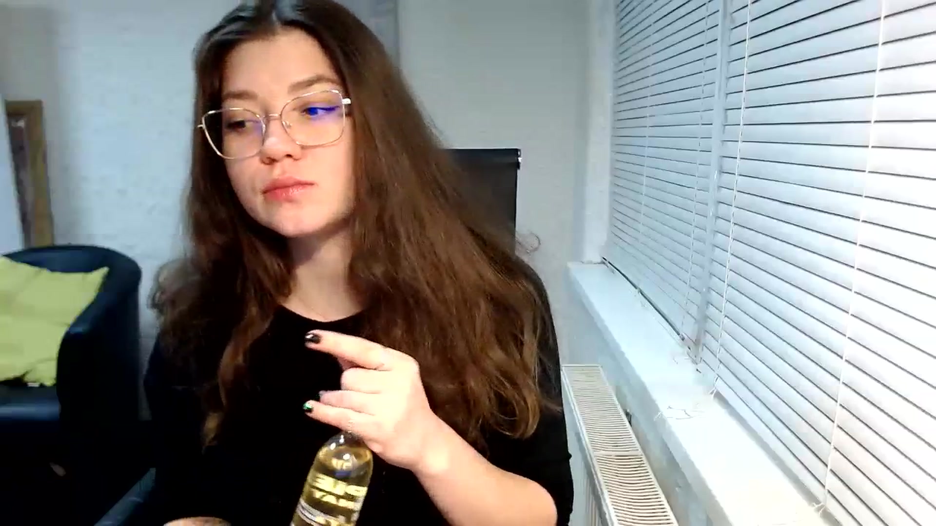 Gallery image thumbnail from SweetArinaA's myfreecams stream on, 12/29/2023, 16:11 image 12 of 20