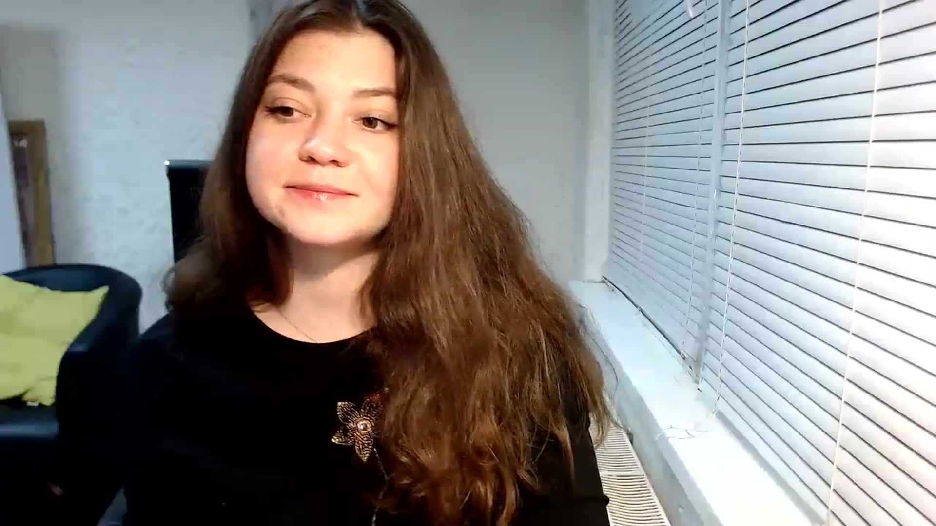 Gallery image thumbnail from SweetArinaA's myfreecams stream on, 12/29/2023, 16:11 image 17 of 20