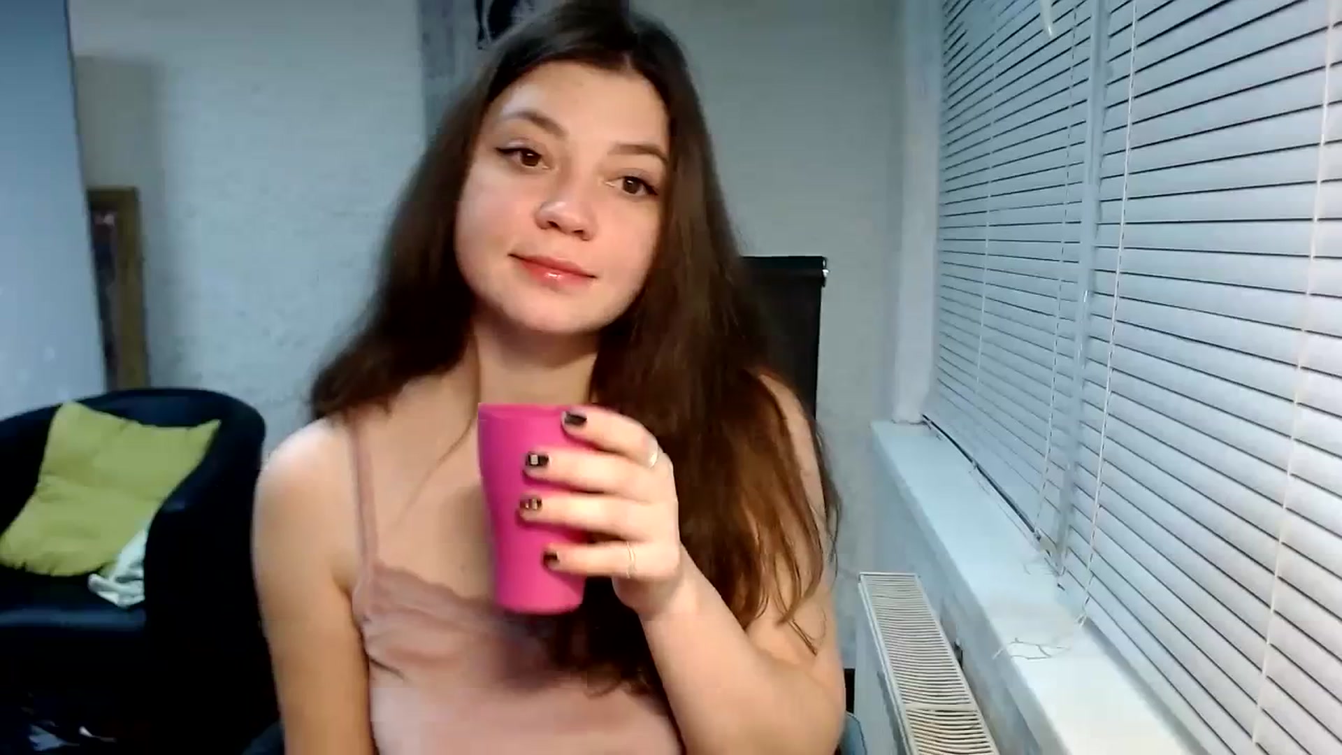 Gallery image thumbnail from SweetArinaA's myfreecams stream on, 12/29/2023, 17:35 image 2 of 20