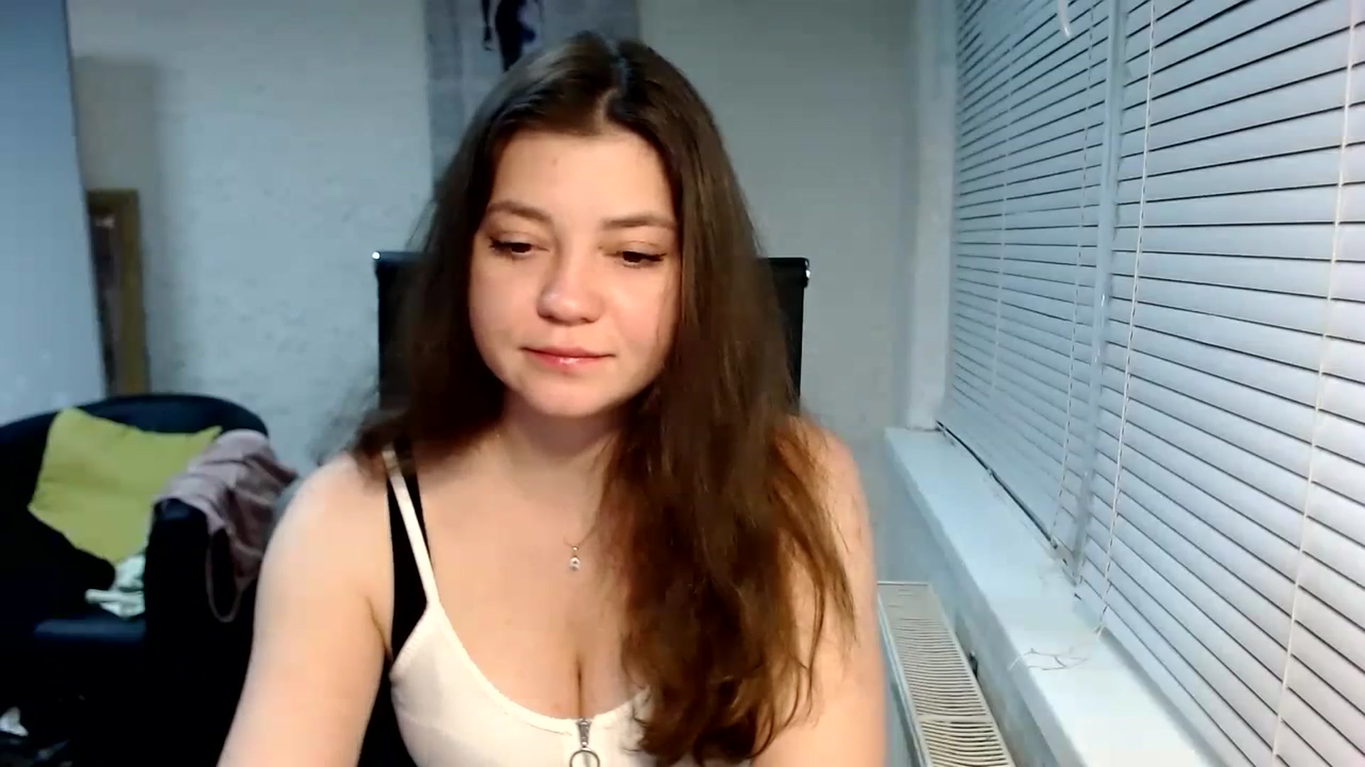 Gallery image thumbnail from SweetArinaA's myfreecams stream on, 12/29/2023, 17:35 image 12 of 20