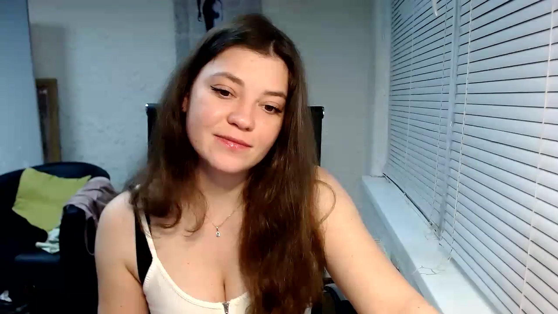Gallery image thumbnail from SweetArinaA's myfreecams stream on, 12/29/2023, 17:35 image 13 of 20