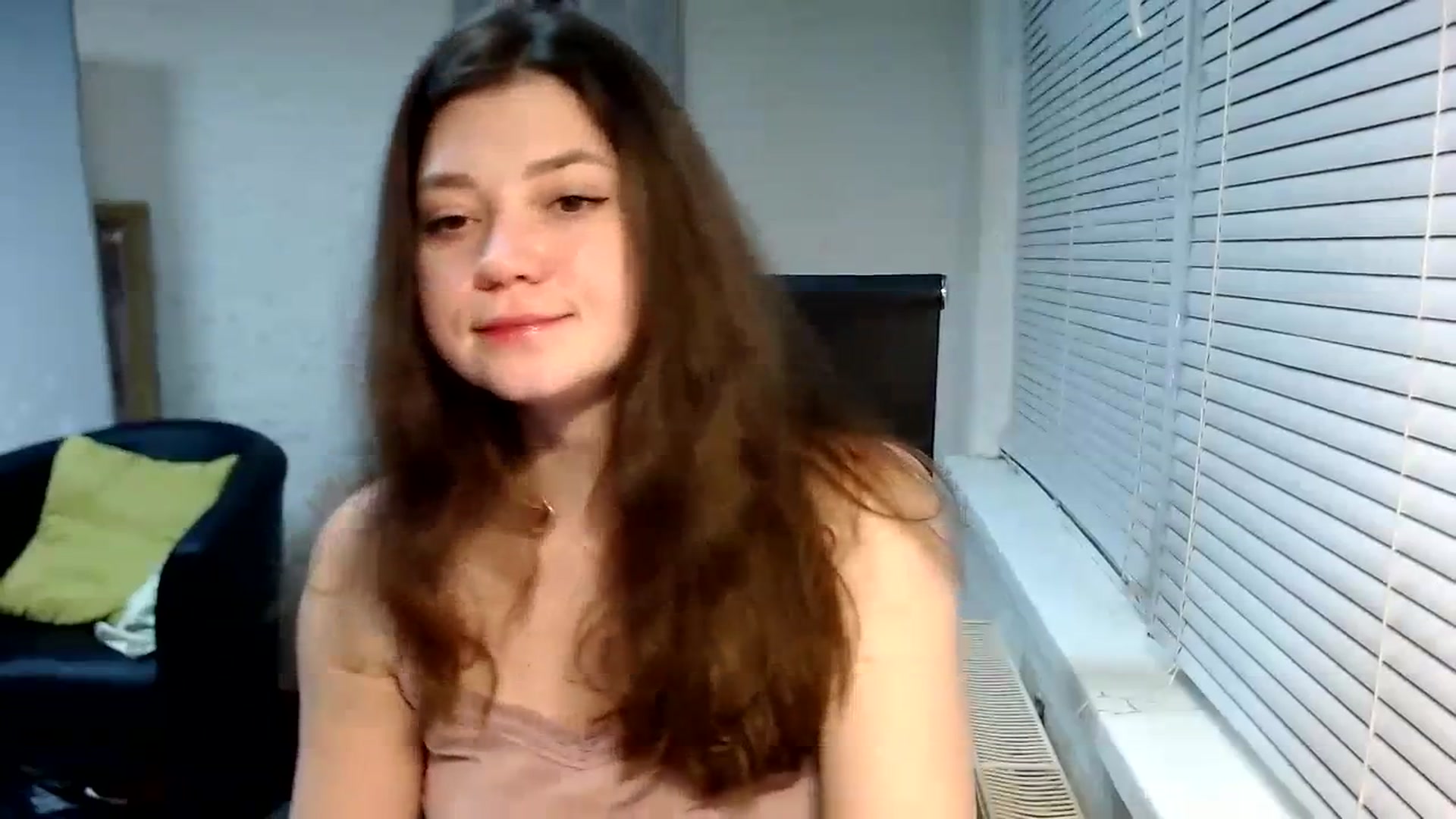 Gallery image thumbnail from SweetArinaA's myfreecams stream on, 12/29/2023, 17:35 image 5 of 20
