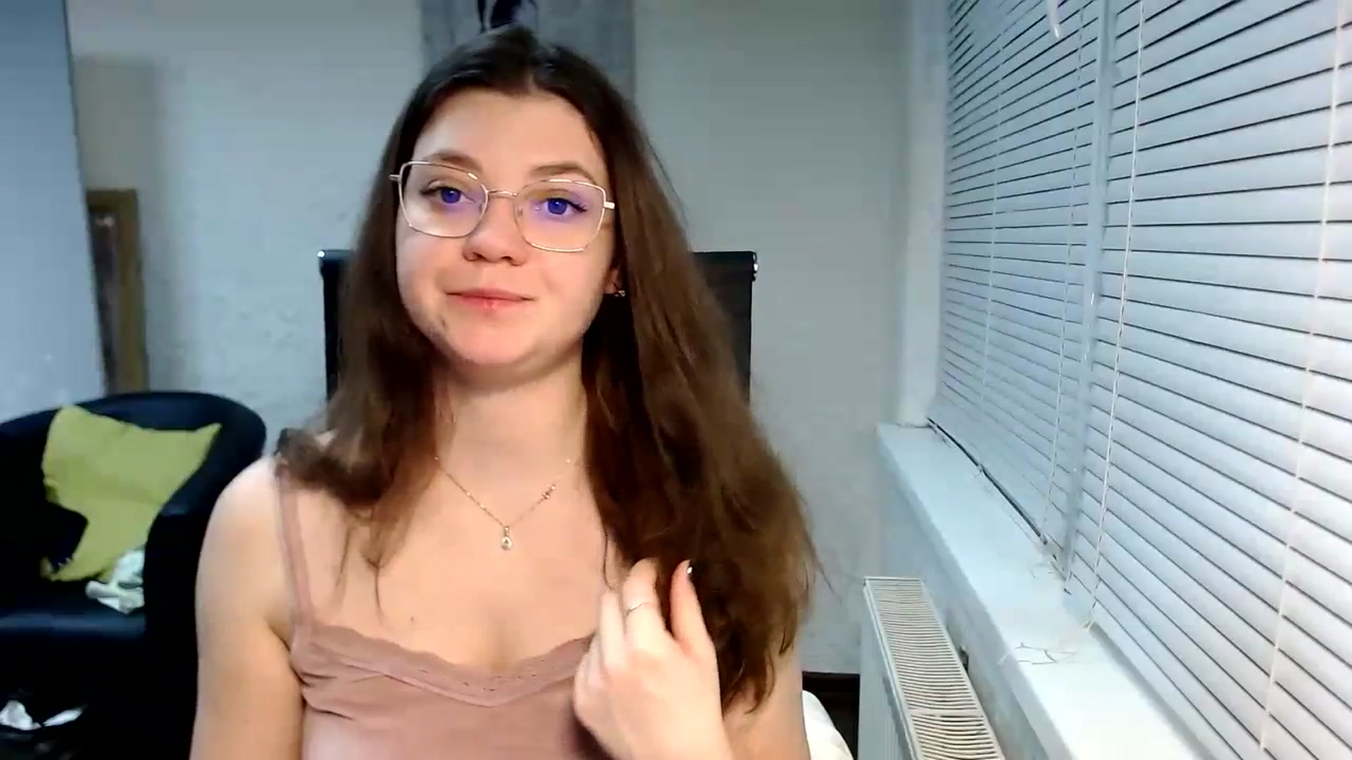 Gallery image thumbnail from SweetArinaA's myfreecams stream on, 12/29/2023, 18:28 image 3 of 20