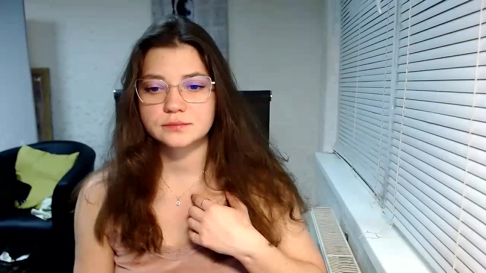 Gallery image thumbnail from SweetArinaA's myfreecams stream on, 12/29/2023, 18:28 image 13 of 20
