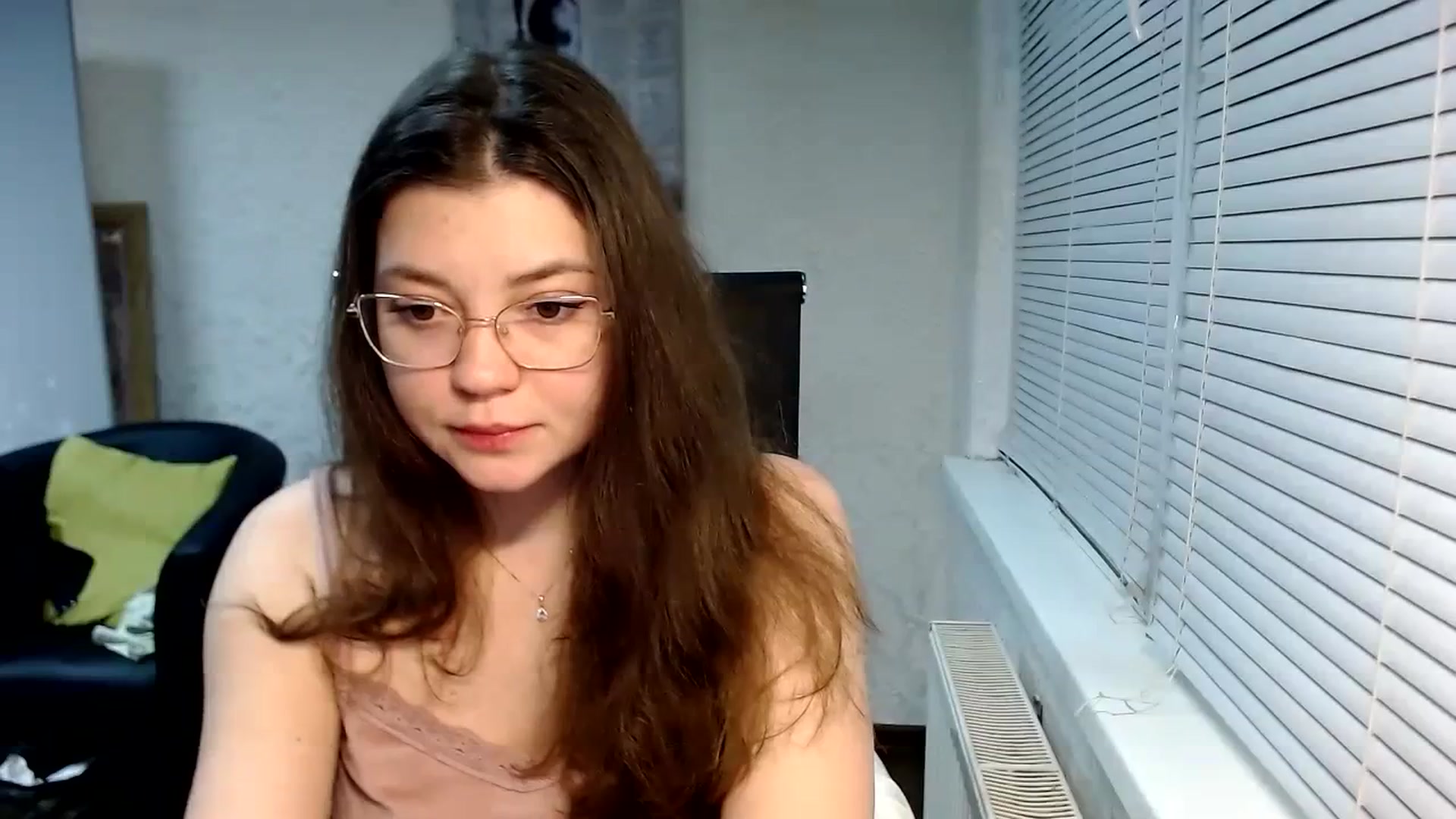Gallery image thumbnail from SweetArinaA's myfreecams stream on, 12/29/2023, 18:28 image 6 of 20