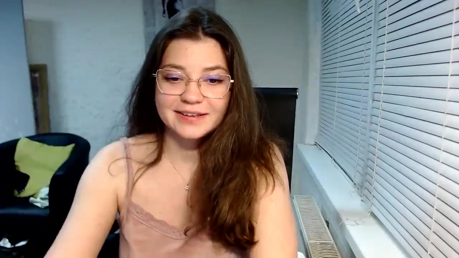 Gallery image thumbnail from SweetArinaA's myfreecams stream on, 12/29/2023, 18:28 image 15 of 20