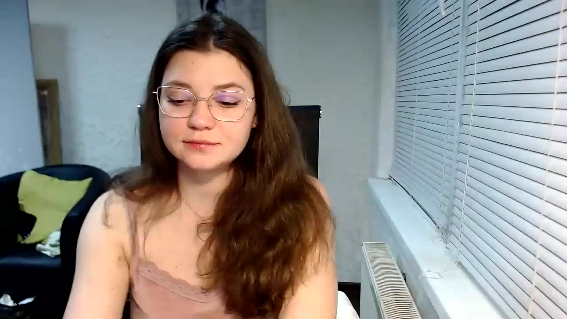 Gallery image thumbnail from SweetArinaA's myfreecams stream on, 12/29/2023, 18:28 image 1 of 20