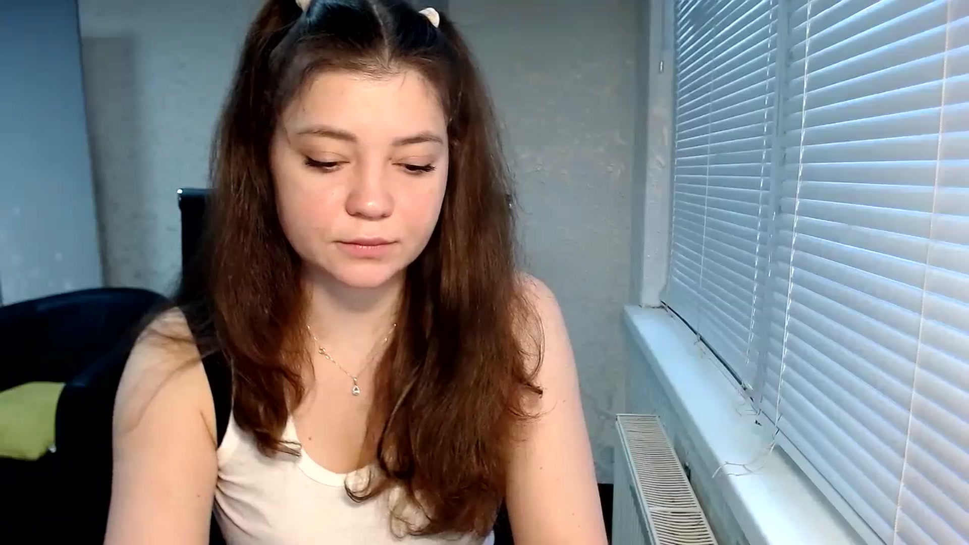 Gallery image thumbnail from SweetArinaA's myfreecams stream on, 01/25/2024, 13:41 image 6 of 20