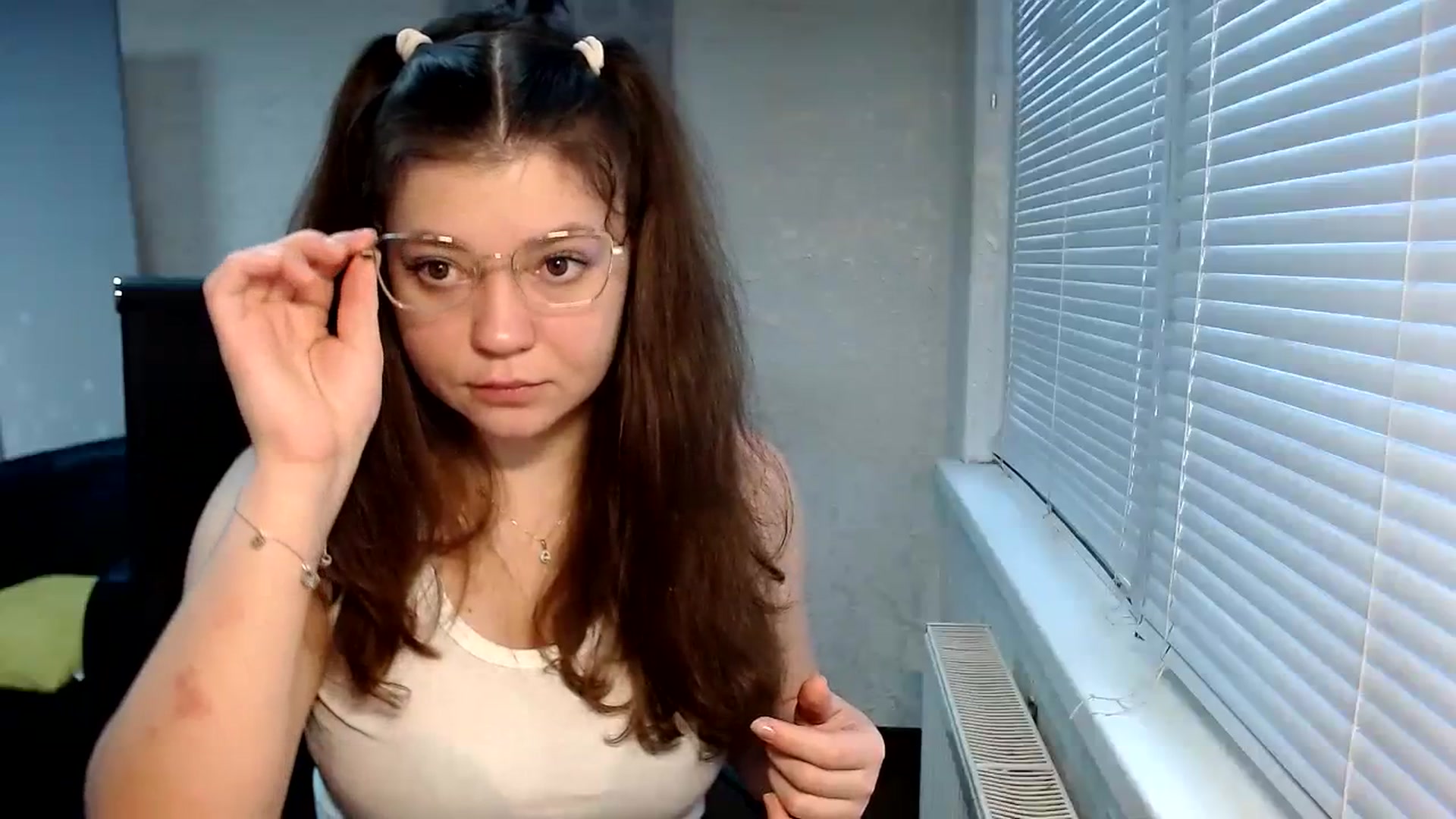 Gallery image thumbnail from SweetArinaA's myfreecams stream on, 01/25/2024, 13:41 image 17 of 20