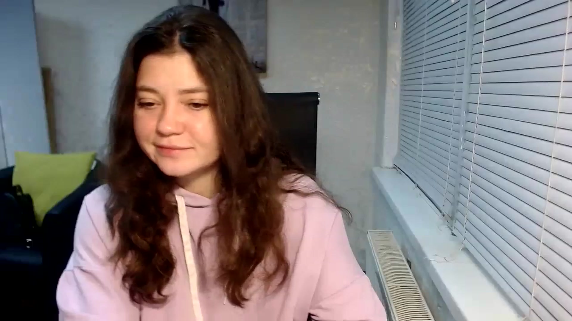 Gallery image thumbnail from SweetArinaA's myfreecams stream on, 01/31/2024, 15:35 image 6 of 20