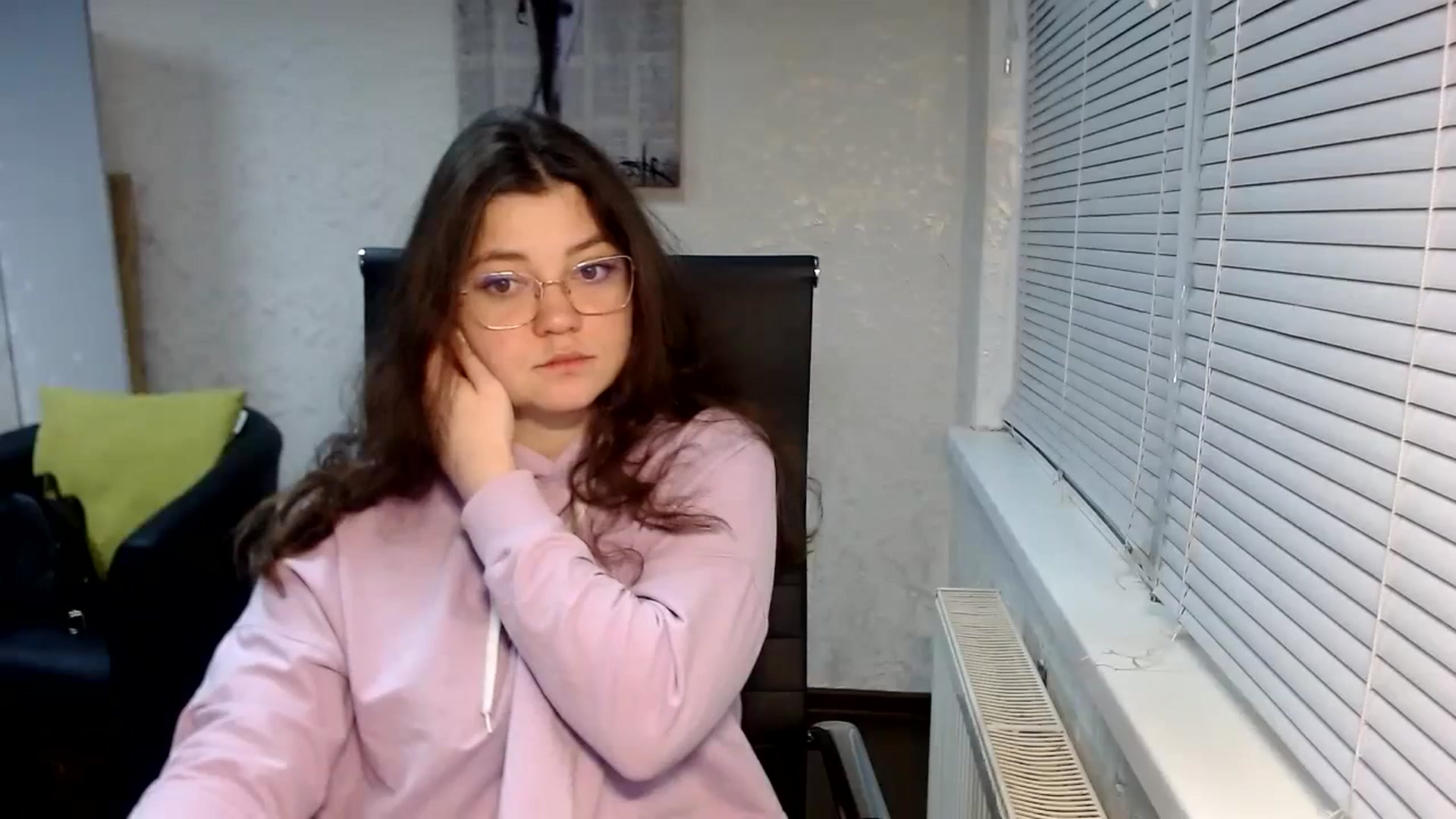 Gallery image thumbnail from SweetArinaA's myfreecams stream on, 01/31/2024, 15:35 image 17 of 20
