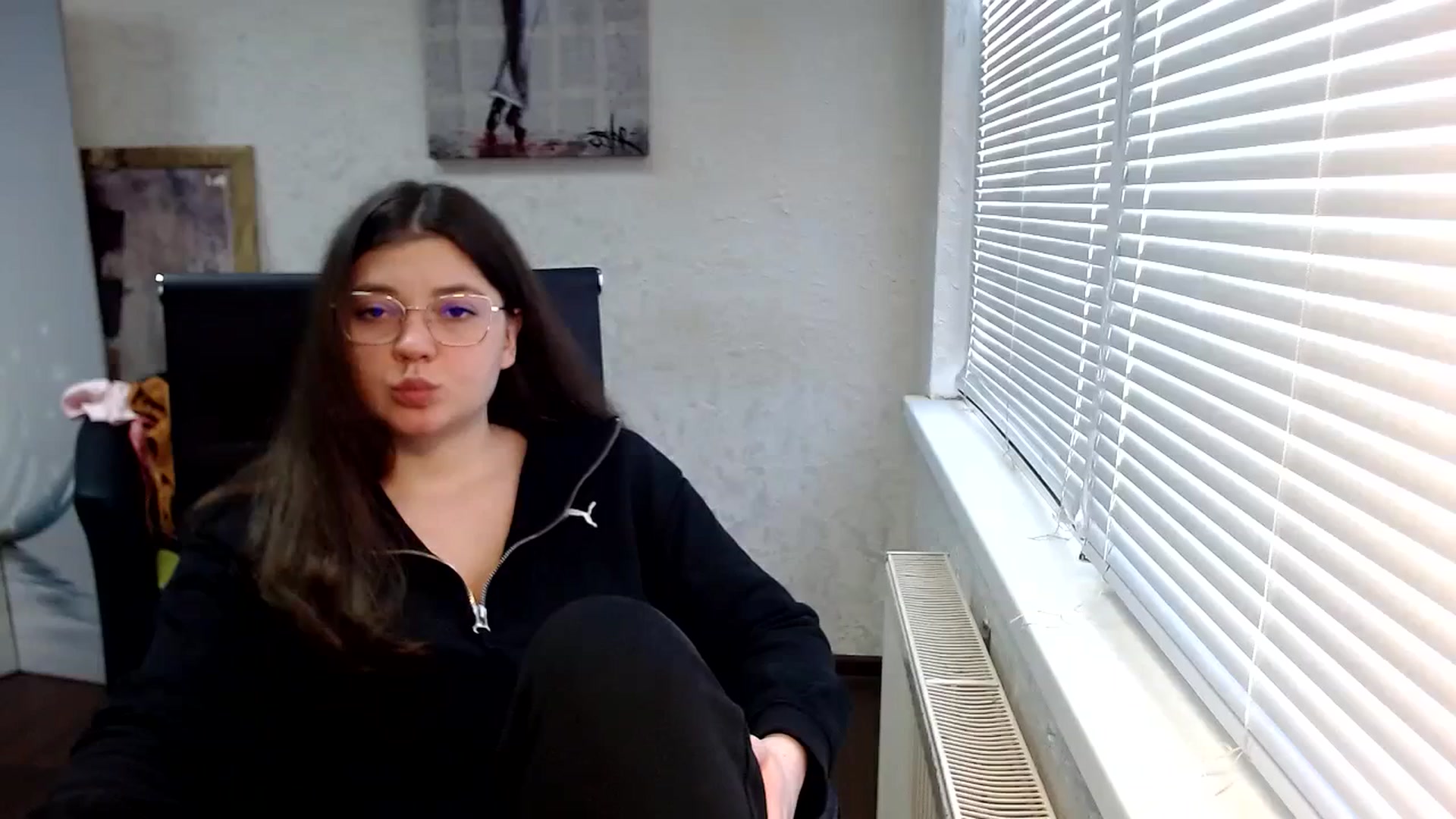 Gallery image thumbnail from SweetArinaA's myfreecams stream on, 03/31/2024, 15:05 image 7 of 20