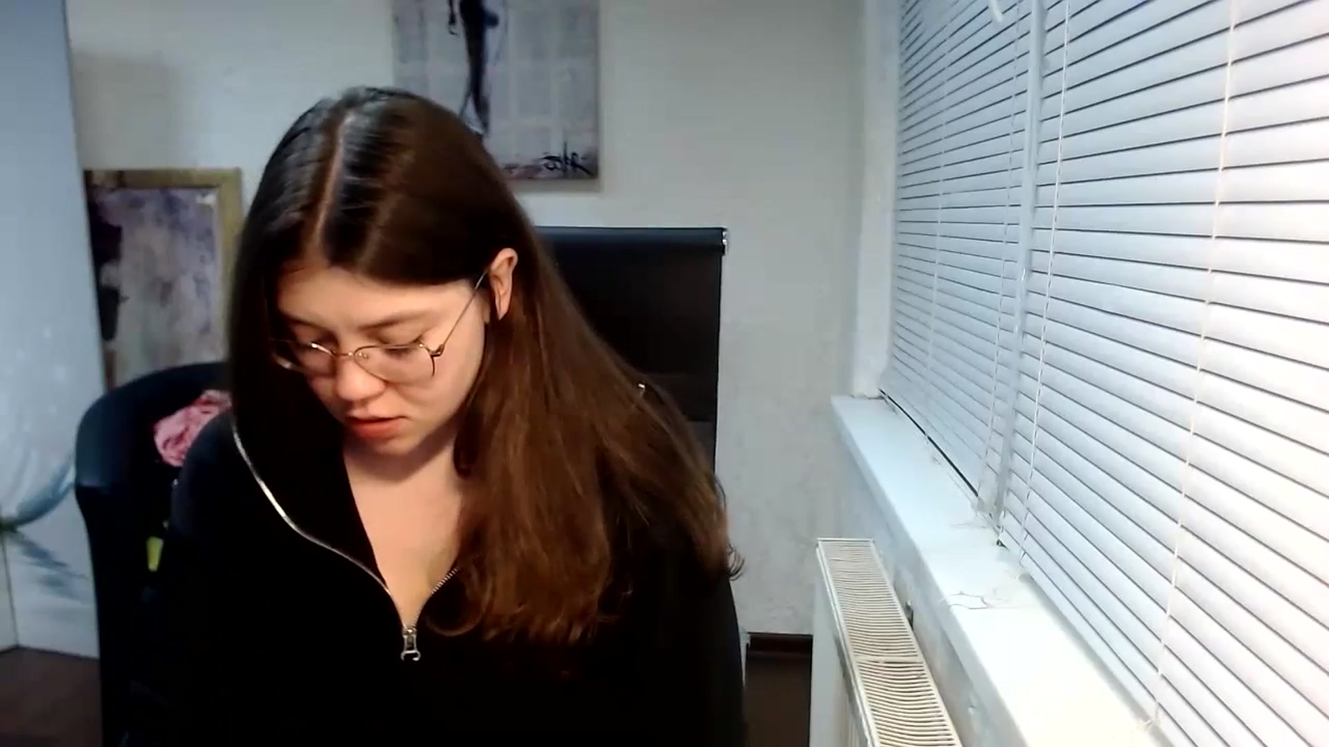 Gallery image thumbnail from SweetArinaA's myfreecams stream on, 03/31/2024, 16:40 image 13 of 20