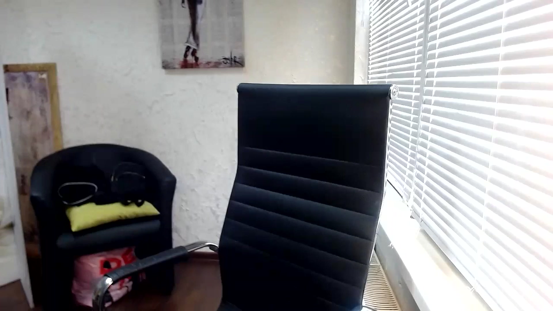 Gallery image thumbnail from SweetArinaA's myfreecams stream on, 04/14/2024, 11:49 image 10 of 20