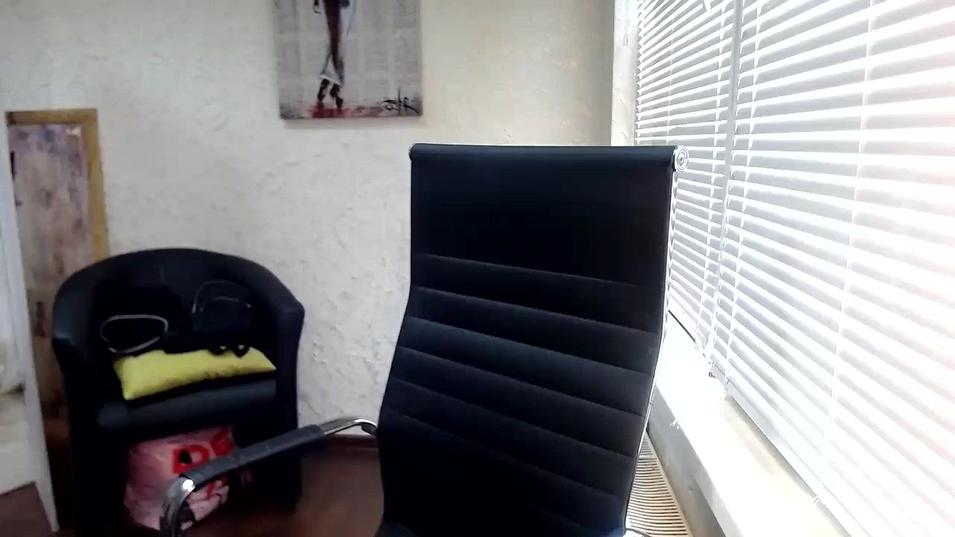 Gallery image thumbnail from SweetArinaA's myfreecams stream on, 04/14/2024, 11:49 image 8 of 20