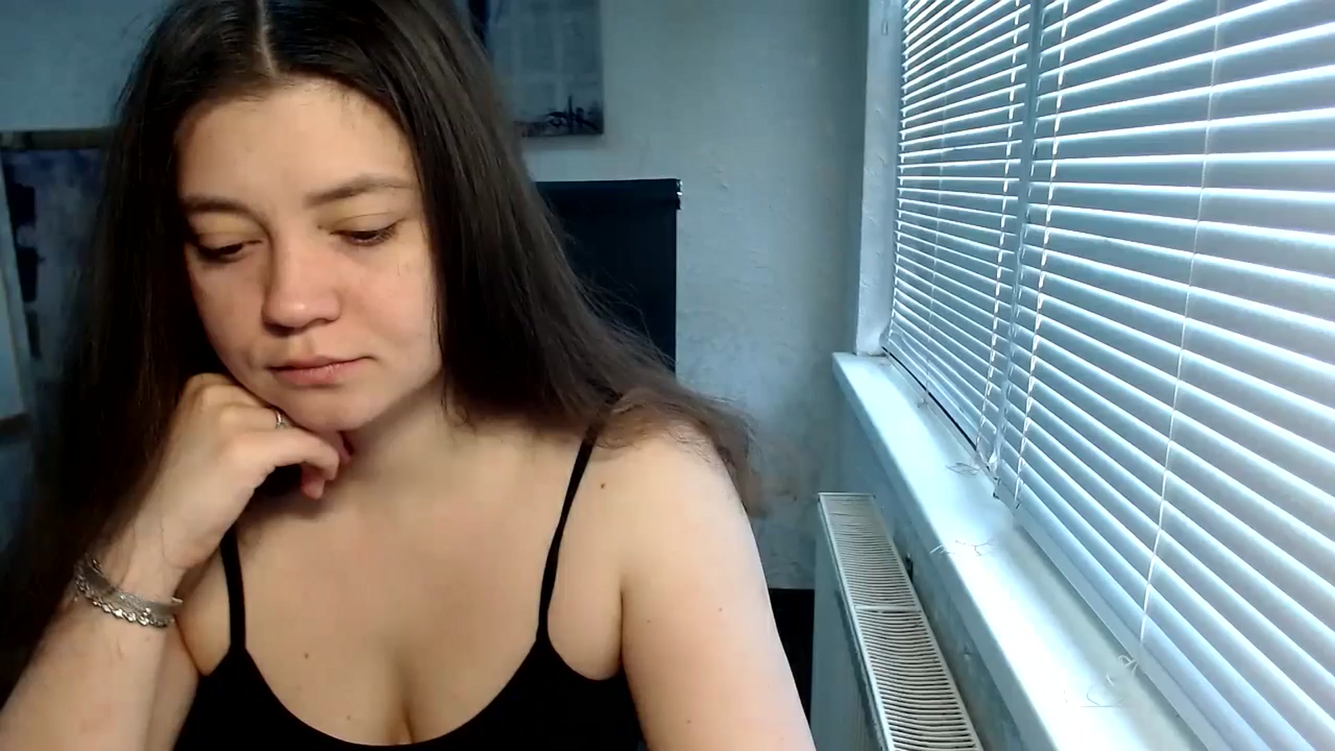 Gallery image thumbnail from SweetArinaA's myfreecams stream on, 04/25/2024, 09:21 image 15 of 20