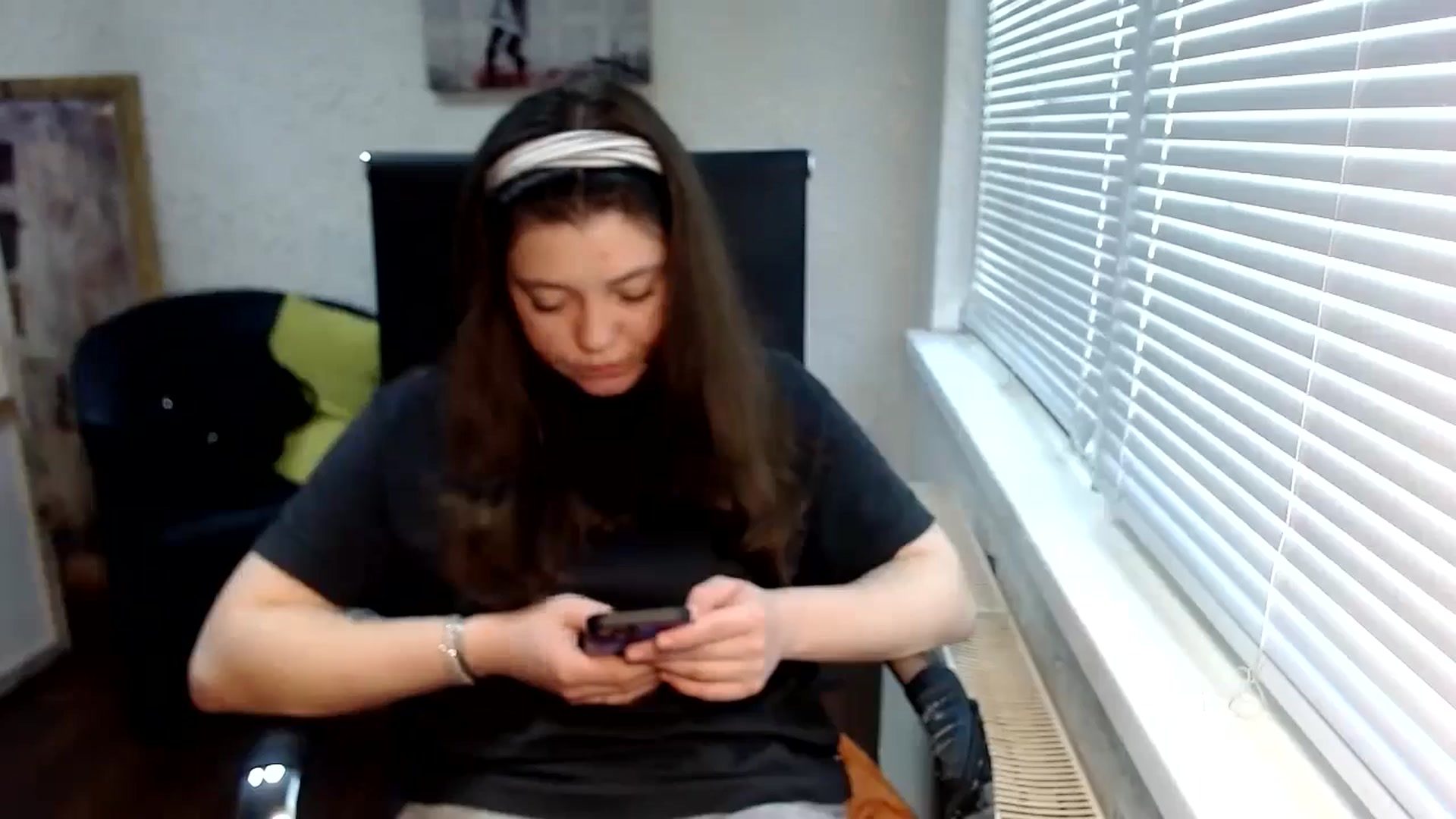 Gallery image thumbnail from SweetArinaA's myfreecams stream on, 04/30/2024, 11:35 image 18 of 20