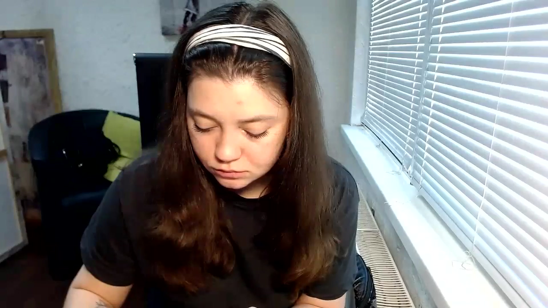 Gallery image thumbnail from SweetArinaA's myfreecams stream on, 04/30/2024, 11:35 image 19 of 20