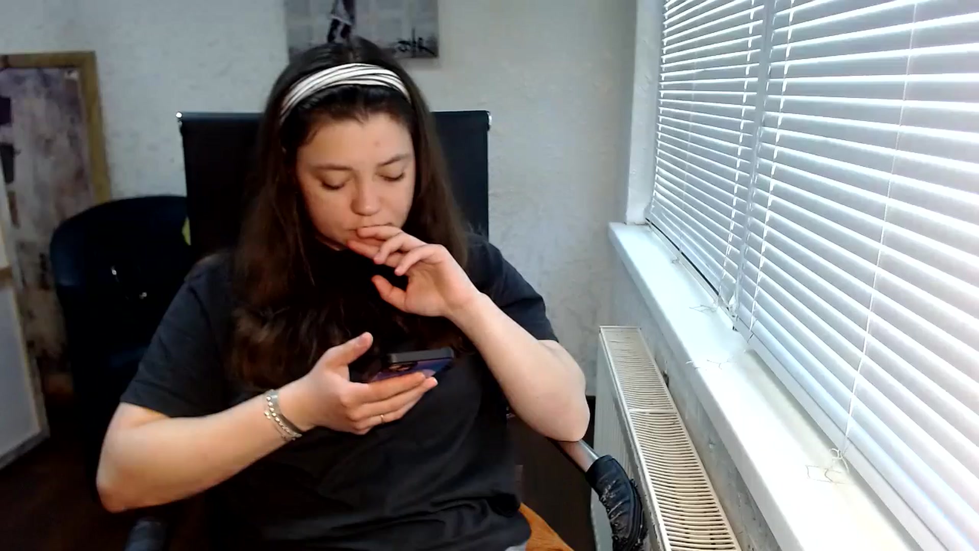 Gallery image thumbnail from SweetArinaA's myfreecams stream on, 04/30/2024, 11:35 image 8 of 20