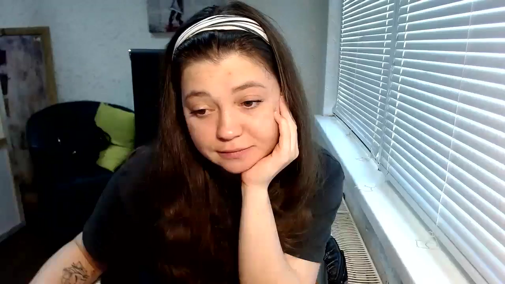Gallery image thumbnail from SweetArinaA's myfreecams stream on, 04/30/2024, 11:35 image 14 of 20