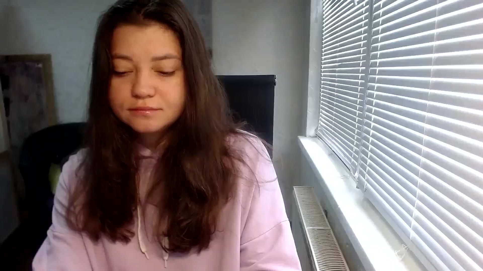 Gallery image thumbnail from SweetArinaA's myfreecams stream on, 05/13/2024, 07:13 image 15 of 20