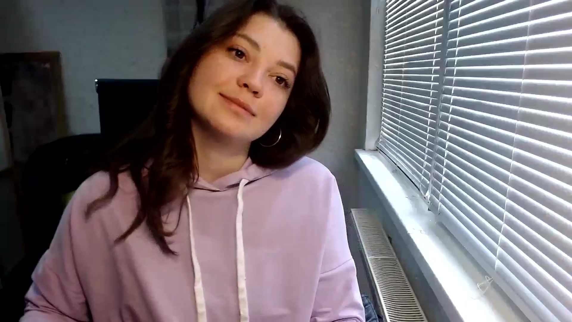 Gallery image thumbnail from SweetArinaA's myfreecams stream on, 05/14/2024, 09:30 image 7 of 20