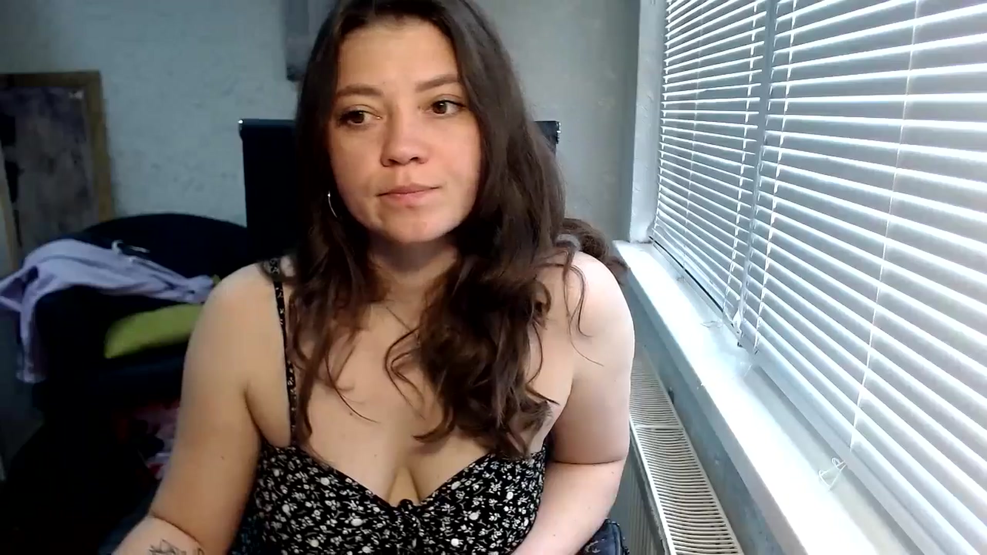 Gallery image thumbnail from SweetArinaA's myfreecams stream on, 05/14/2024, 10:52 image 17 of 20