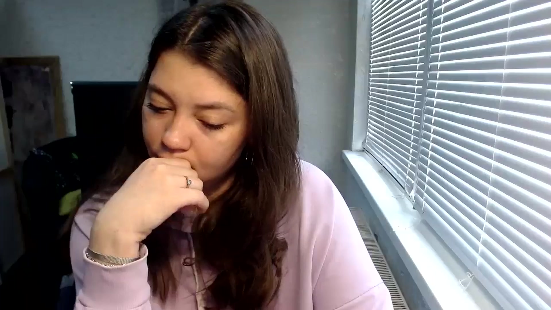 Gallery image thumbnail from SweetArinaA's myfreecams stream on, 05/14/2024, 11:57 image 6 of 20