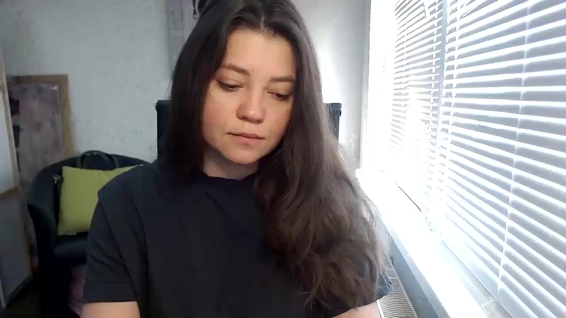 Gallery image thumbnail from SweetArinaA's myfreecams stream on, 05/15/2024, 07:02 image 1 of 20