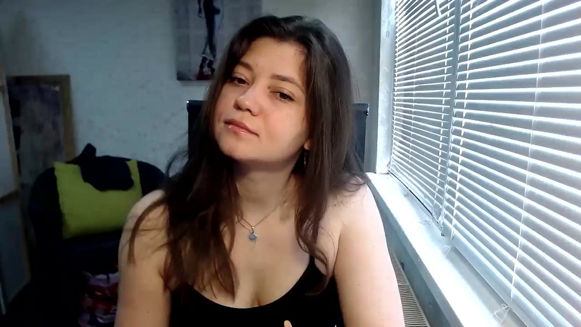 Gallery image thumbnail from SweetArinaA's myfreecams stream on, 05/15/2024, 07:02 image 17 of 20