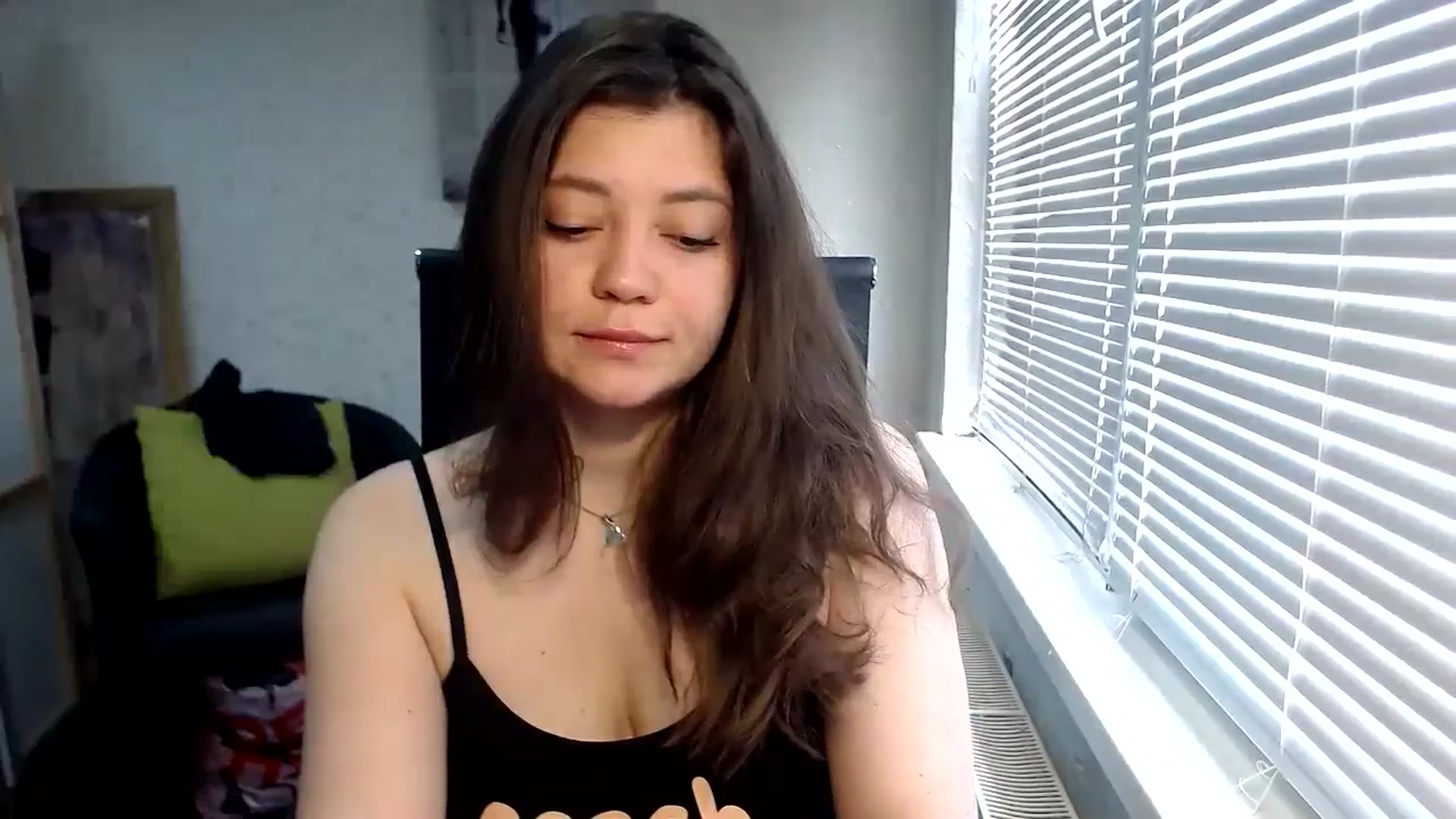 Gallery image thumbnail from SweetArinaA's myfreecams stream on, 05/15/2024, 07:02 image 15 of 20