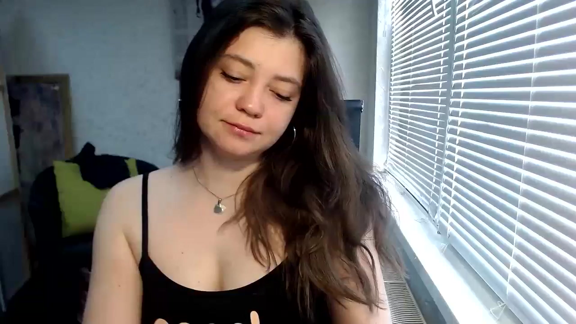 Gallery image thumbnail from SweetArinaA's myfreecams stream on, 05/15/2024, 07:02 image 12 of 20