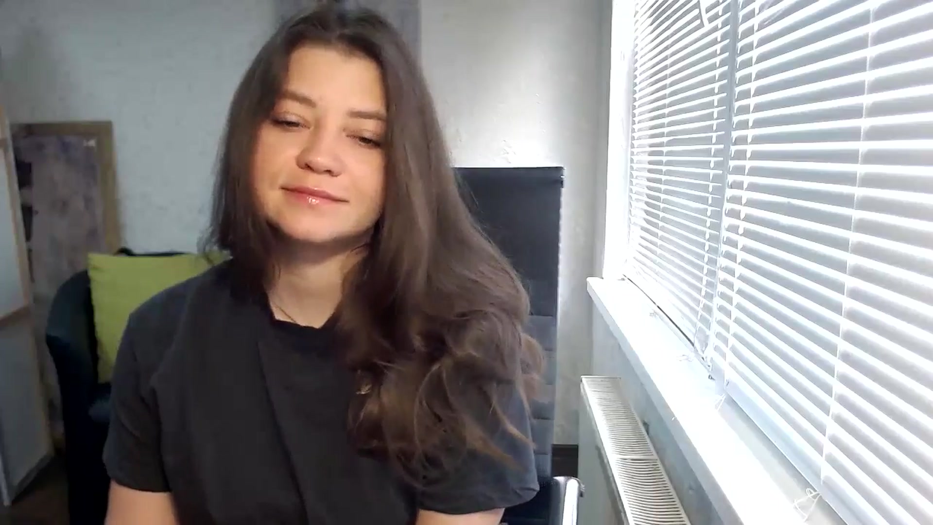 Gallery image thumbnail from SweetArinaA's myfreecams stream on, 05/15/2024, 07:02 image 6 of 20