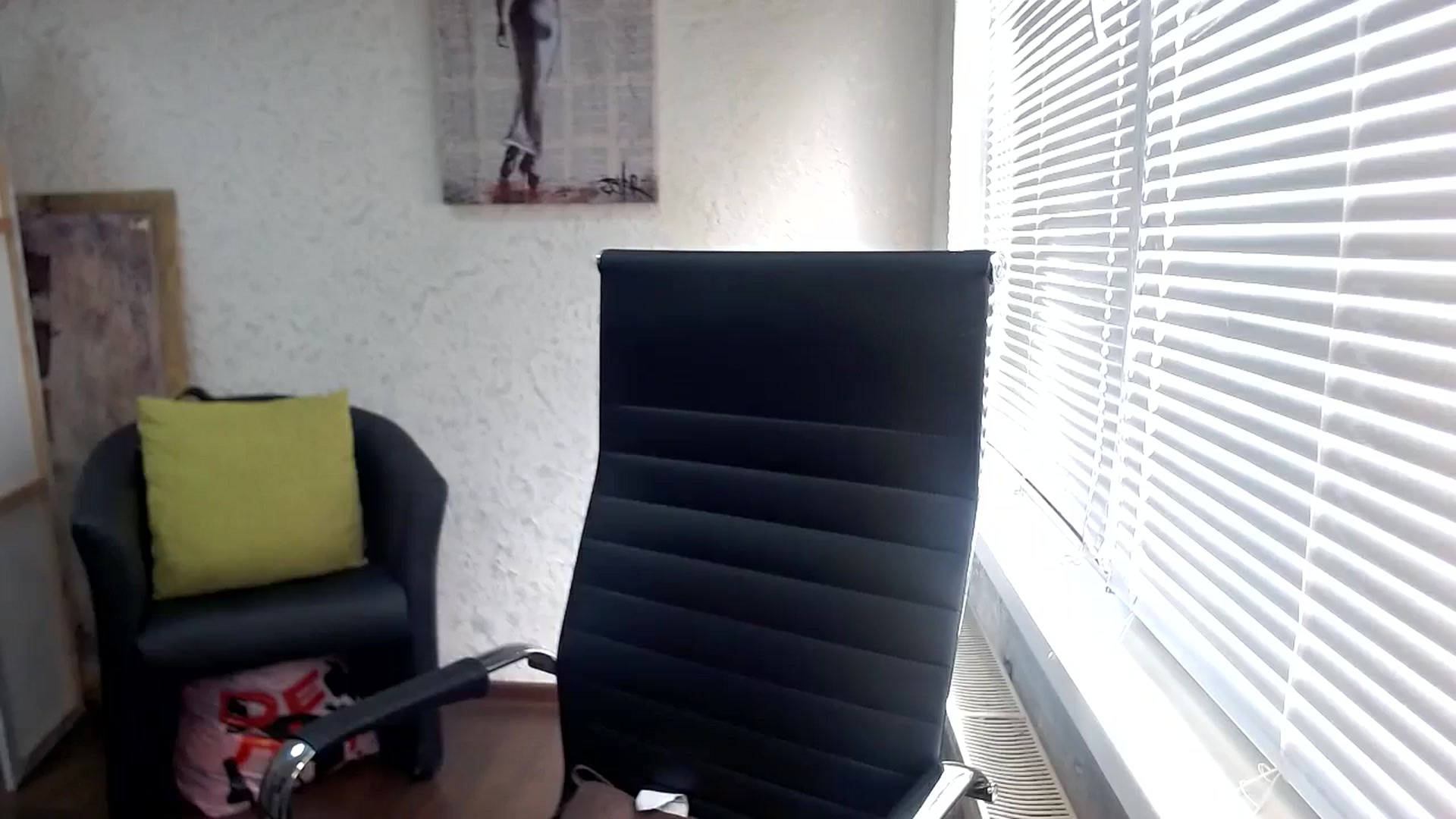 Gallery image thumbnail from SweetArinaA's myfreecams stream on, 05/15/2024, 07:02 image 3 of 20