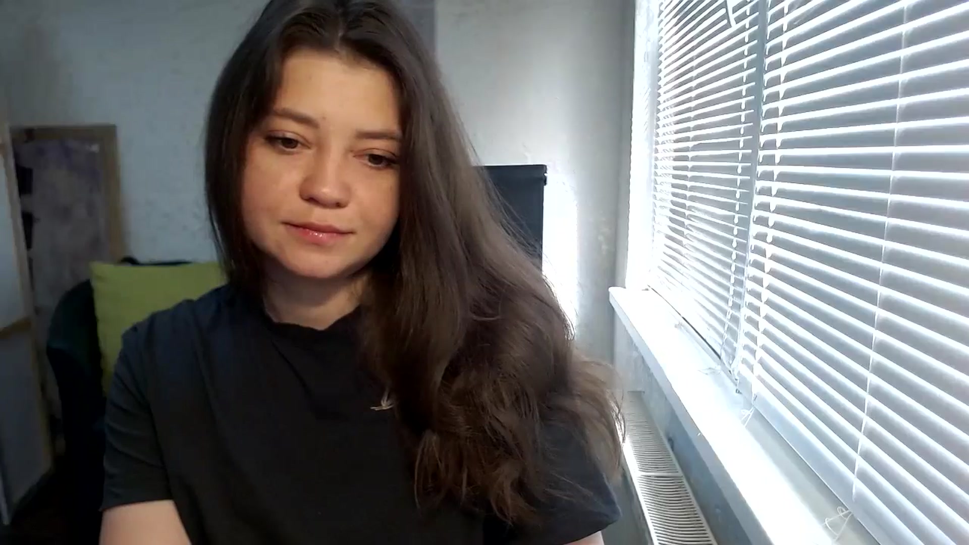 Gallery image thumbnail from SweetArinaA's myfreecams stream on, 05/15/2024, 07:02 image 5 of 20