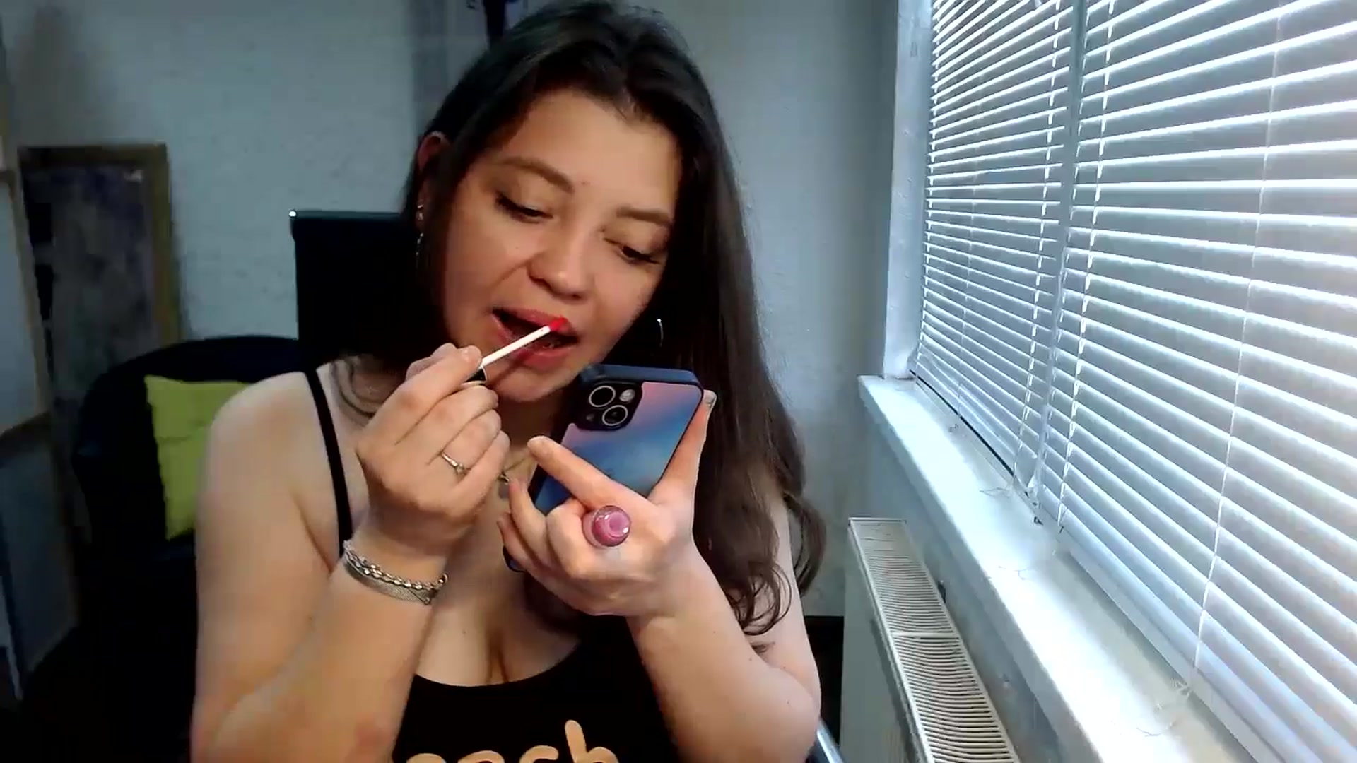Gallery image thumbnail from SweetArinaA's myfreecams stream on, 05/15/2024, 08:04 image 2 of 20