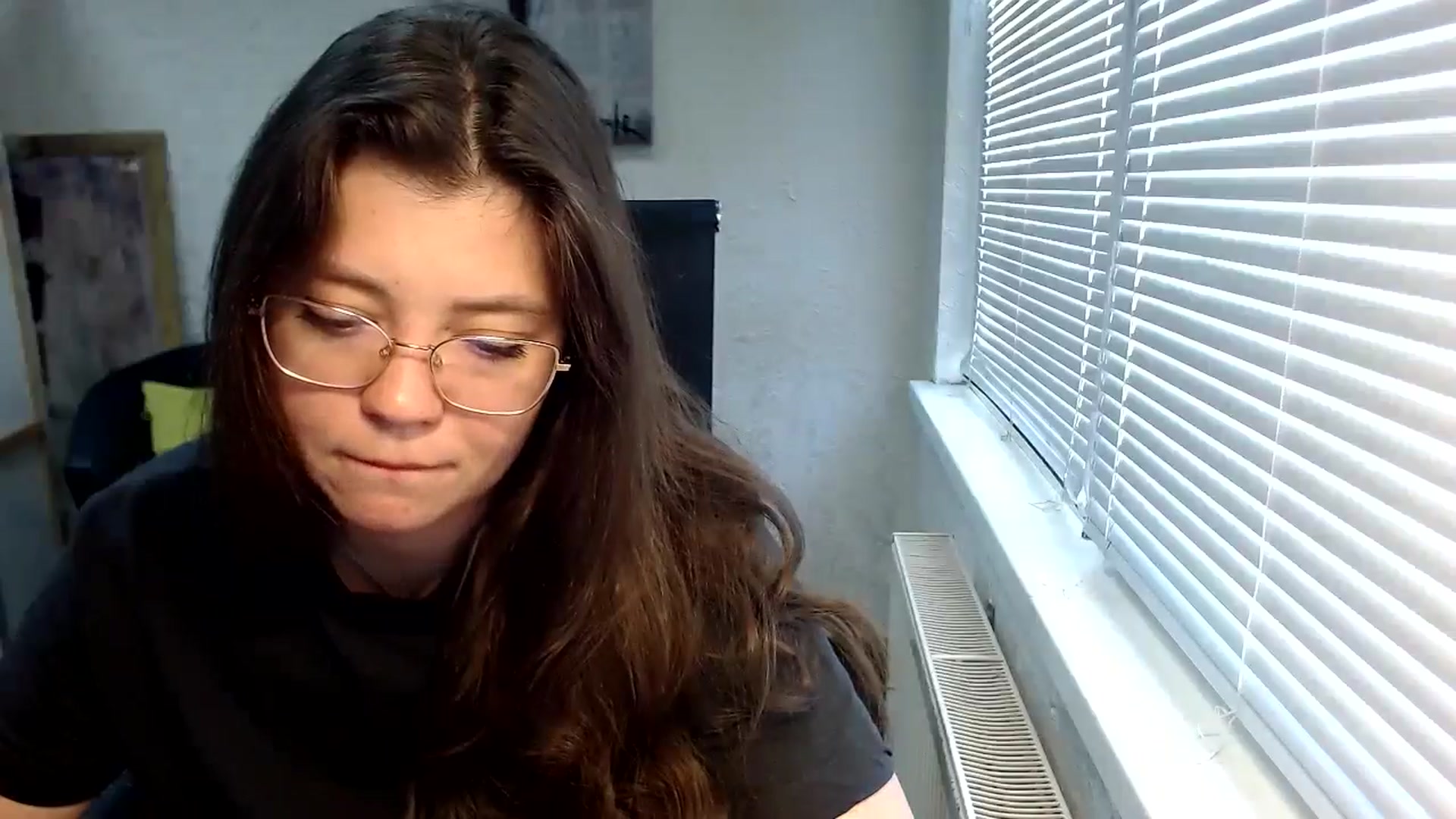 Gallery image thumbnail from SweetArinaA's myfreecams stream on, 05/15/2024, 10:25 image 9 of 20
