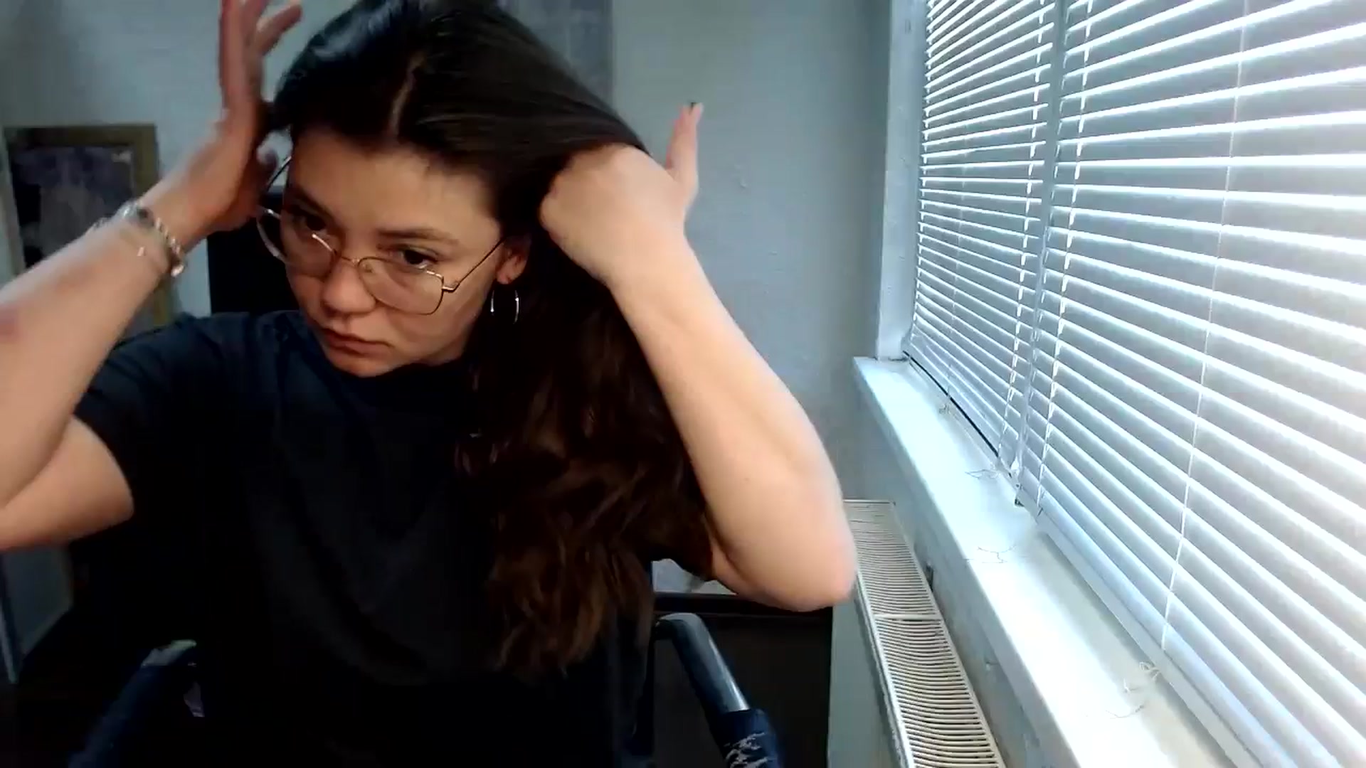 Gallery image thumbnail from SweetArinaA's myfreecams stream on, 05/15/2024, 10:25 image 8 of 20