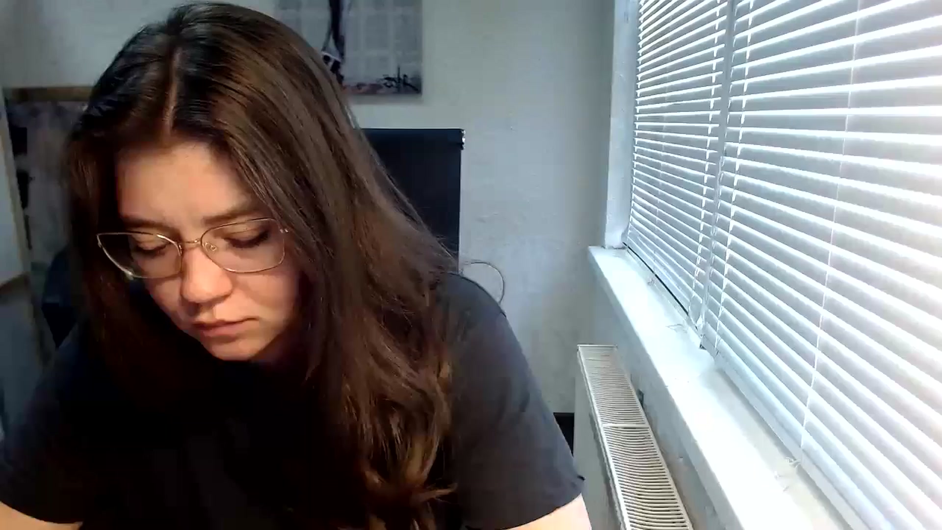 Gallery image thumbnail from SweetArinaA's myfreecams stream on, 05/15/2024, 10:25 image 6 of 20
