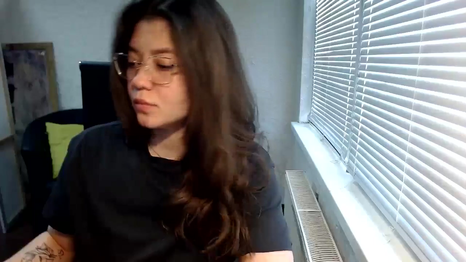 Gallery image thumbnail from SweetArinaA's myfreecams stream on, 05/15/2024, 10:25 image 5 of 20