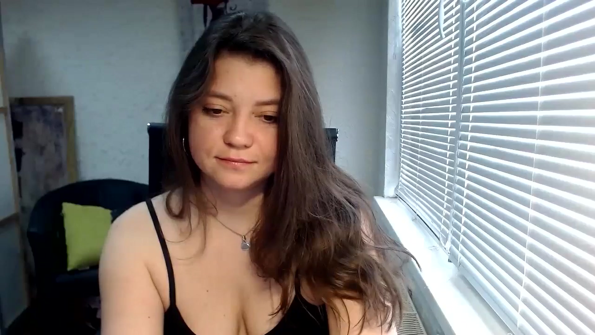 Gallery image thumbnail from SweetArinaA's myfreecams stream on, 05/15/2024, 11:21 image 5 of 20