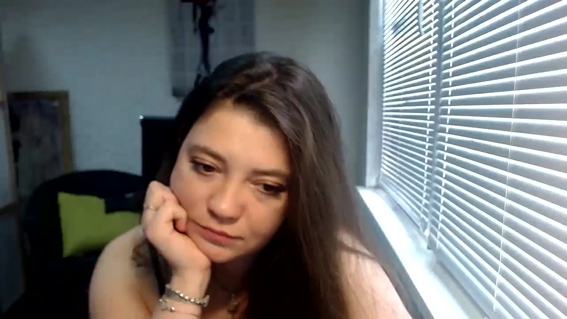 Gallery image thumbnail from SweetArinaA's myfreecams stream on, 05/15/2024, 11:21 image 12 of 20