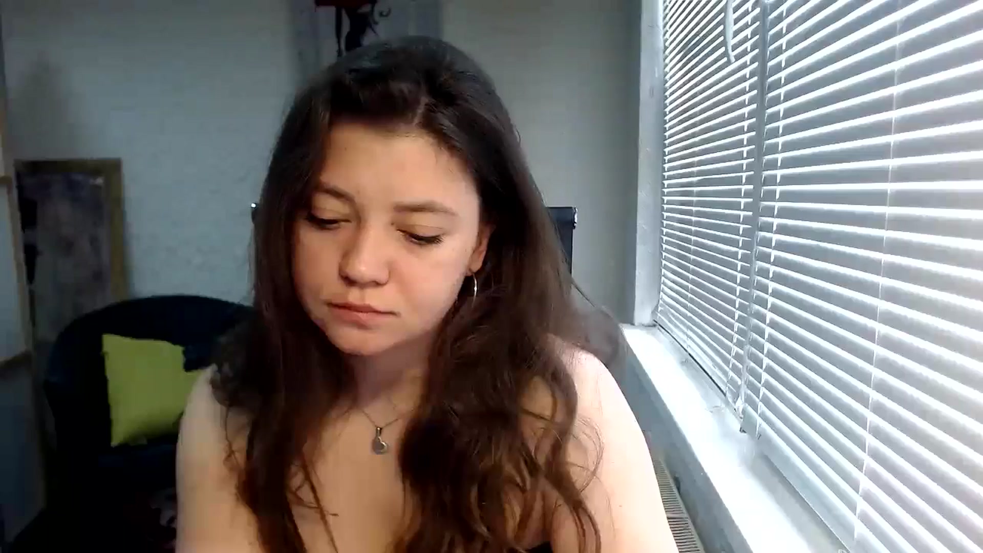 Gallery image thumbnail from SweetArinaA's myfreecams stream on, 05/15/2024, 11:21 image 17 of 20