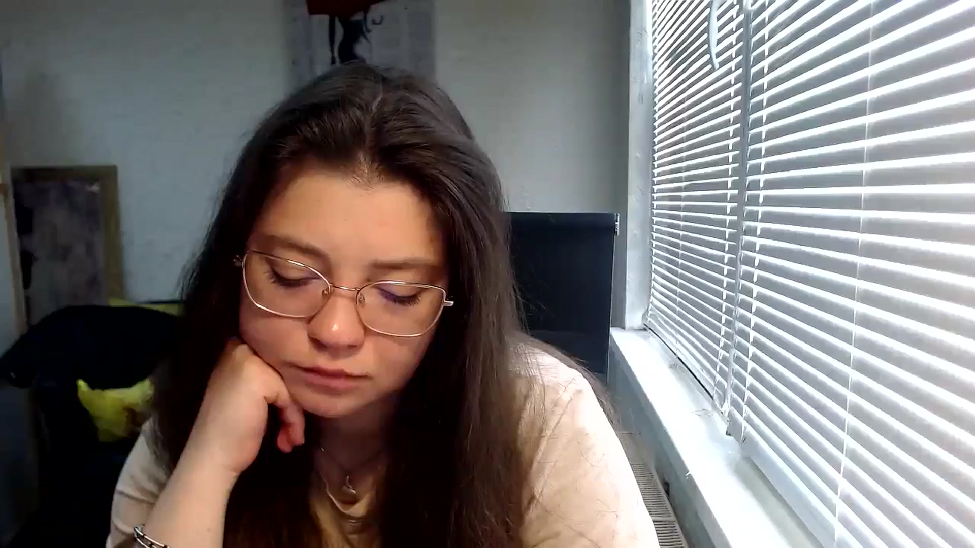Gallery image thumbnail from SweetArinaA's myfreecams stream on, 05/18/2024, 10:13 image 15 of 20